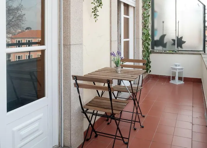 Apartment With Balcony In The Square