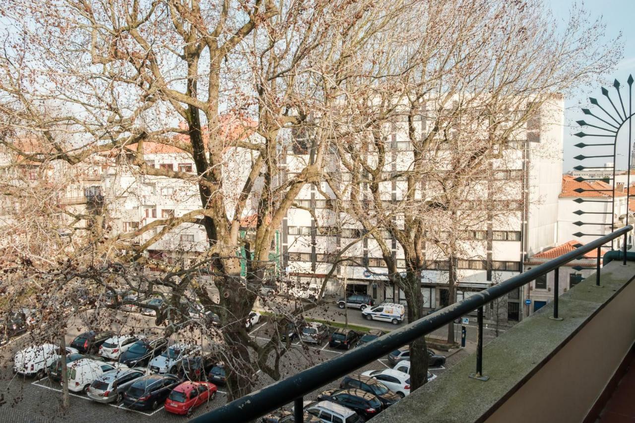 With Balcony In The Square Porto