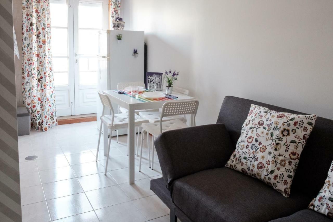 With Balcony In The Square Apartamento Oporto